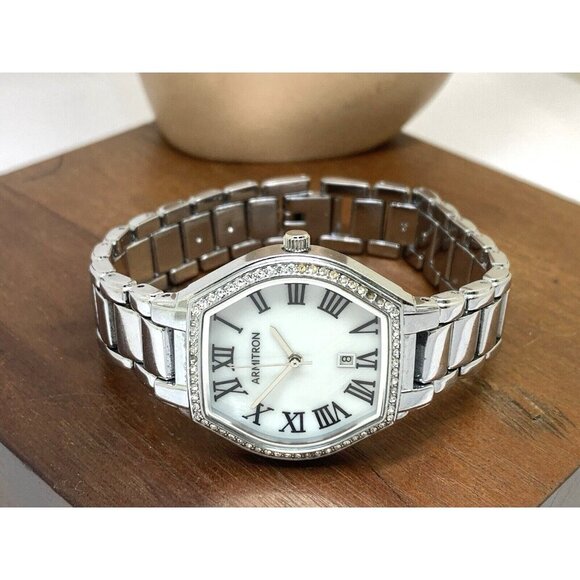Armitron Women's Watch 75/5907V Quartz Mother of Pearl Dial Steel Tank 30mm - Picture 7 of 13